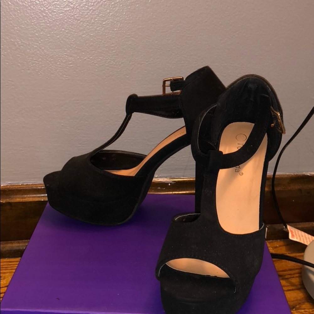 Black chunky heels NEVER WORN
